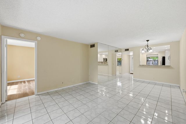 10434 Sunrise Lakes Boulevard 206, Sunrise, FL 33322