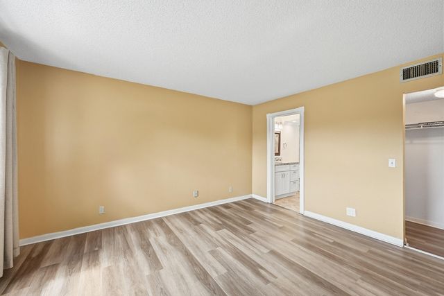 10434 Sunrise Lakes Boulevard 206, Sunrise, FL 33322