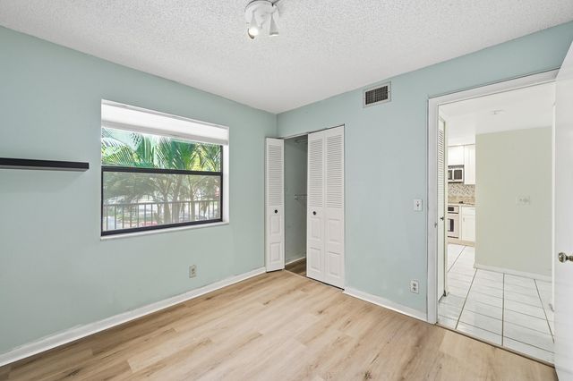 10434 Sunrise Lakes Boulevard 206, Sunrise, FL 33322