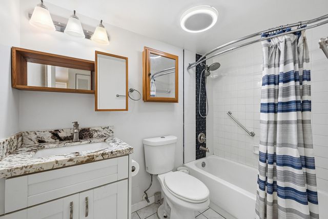 10434 Sunrise Lakes Boulevard 206, Sunrise, FL 33322