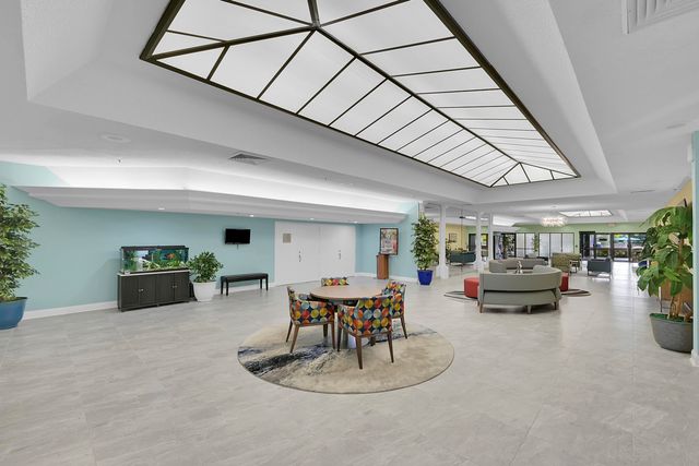 10434 Sunrise Lakes Boulevard 206, Sunrise, FL 33322