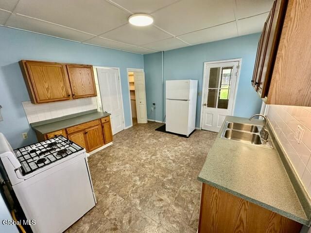 902 3rd Avenue, Troy, NY 12182