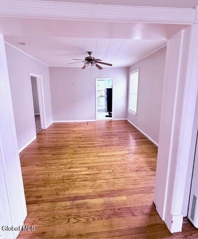 902 3rd Avenue, Troy, NY 12182