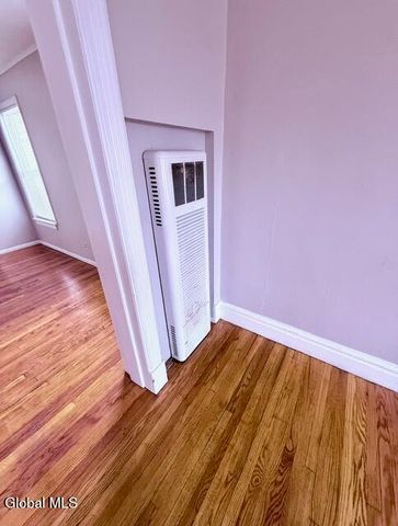 902 3rd Avenue, Troy, NY 12182