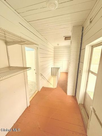 902 3rd Avenue, Troy, NY 12182