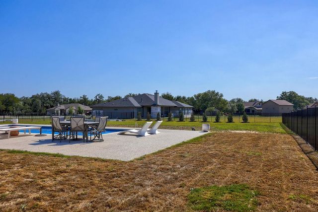 319 Buffalo TRL, Liberty Hill, TX 78642