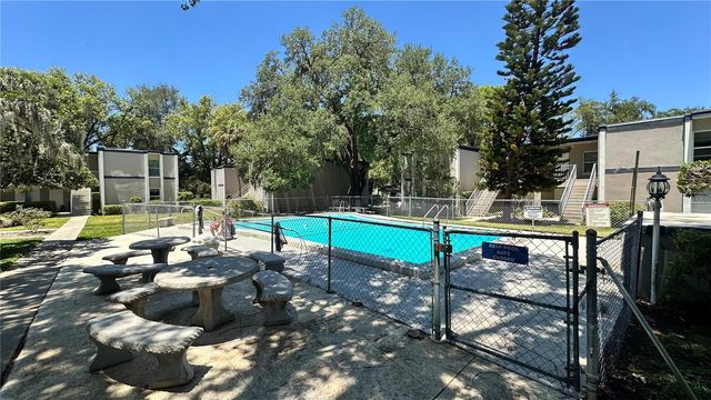 165 PICARDY VILLA CIRCLE 202, Brandon, FL 33510