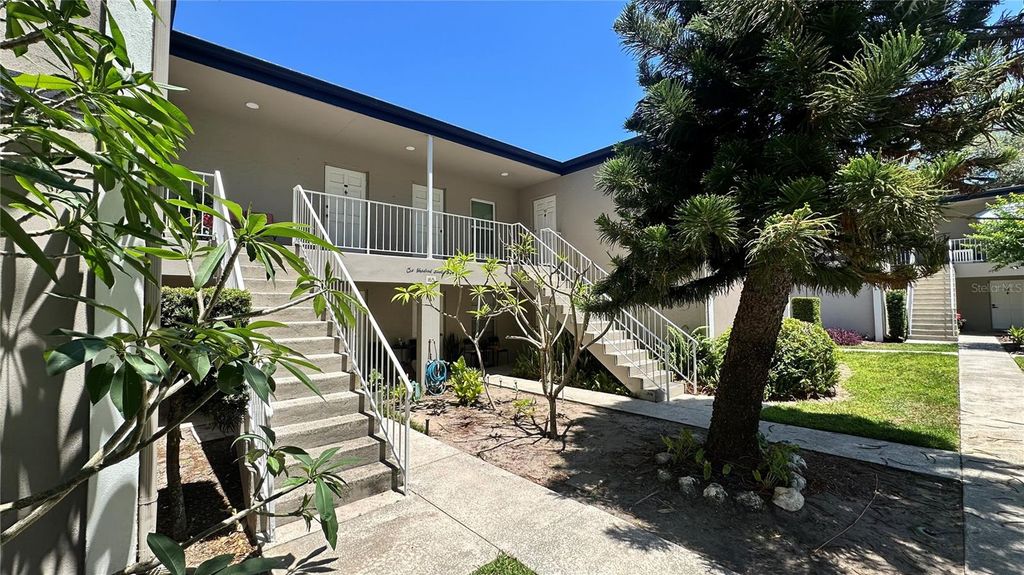 165 PICARDY VILLA CIRCLE 202, Brandon, FL 33510