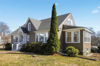 57 Olive St, Methuen, MA 01844