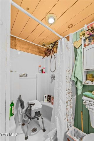 415 Stone Mtn Road, Bulls Gap, TN 37711