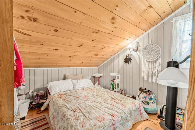 415 Stone Mtn Road, Bulls Gap, TN 37711