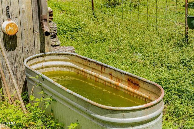 415 Stone Mtn Road, Bulls Gap, TN 37711