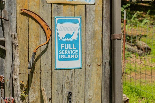 415 Stone Mtn Road, Bulls Gap, TN 37711