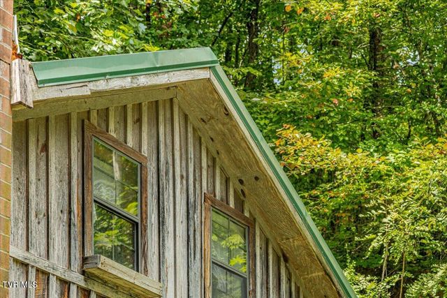 415 Stone Mtn Road, Bulls Gap, TN 37711