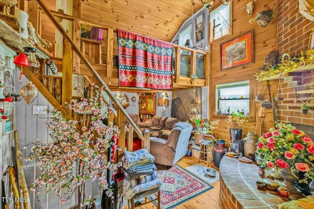 415 Stone Mtn Road, Bulls Gap, TN 37711