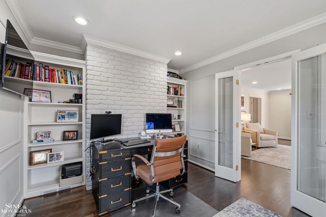 578 Heather Lane, Grosse Pointe Woods, MI 48236