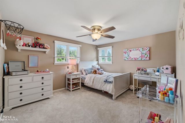 578 Heather Lane, Grosse Pointe Woods, MI 48236