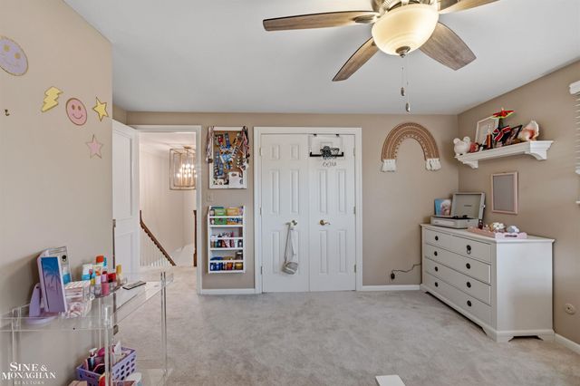 578 Heather Lane, Grosse Pointe Woods, MI 48236