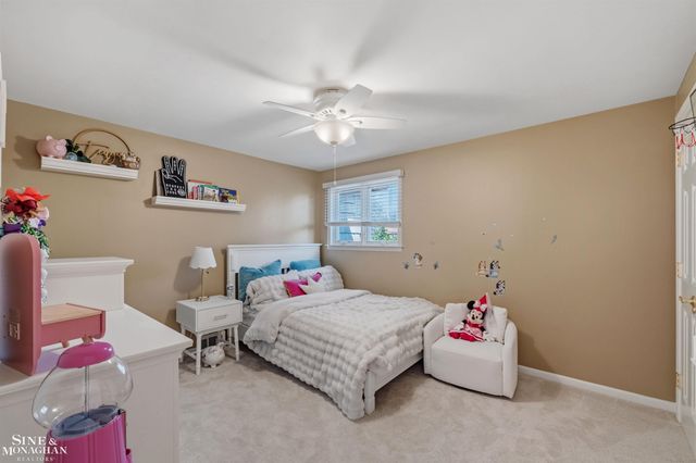 578 Heather Lane, Grosse Pointe Woods, MI 48236