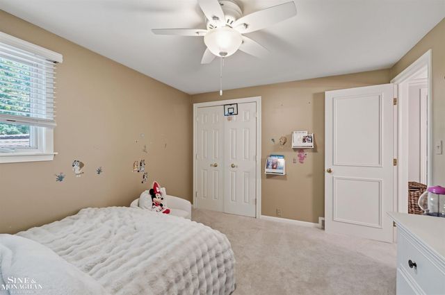 578 Heather Lane, Grosse Pointe Woods, MI 48236
