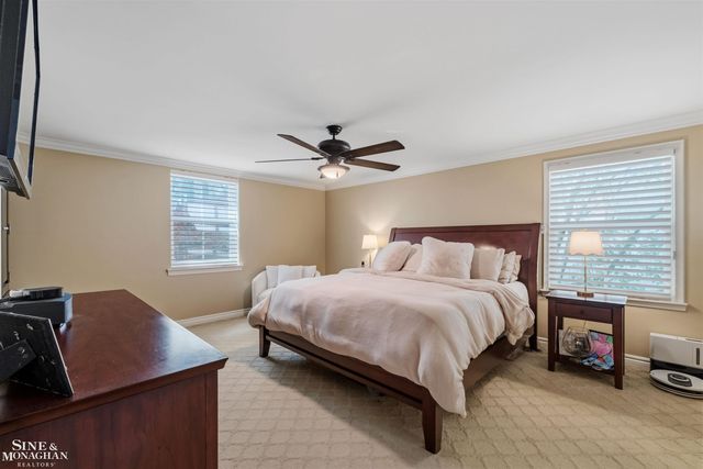 578 Heather Lane, Grosse Pointe Woods, MI 48236