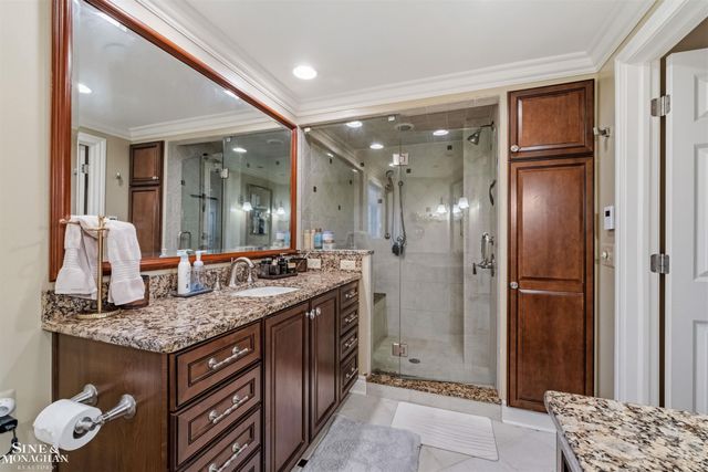 578 Heather Lane, Grosse Pointe Woods, MI 48236