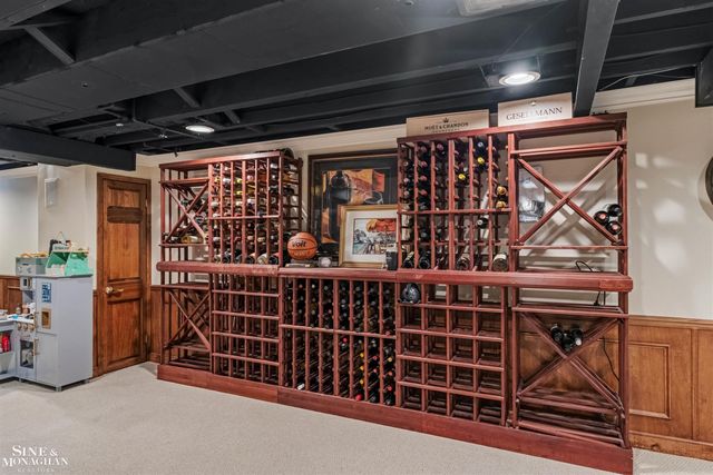 578 Heather Lane, Grosse Pointe Woods, MI 48236