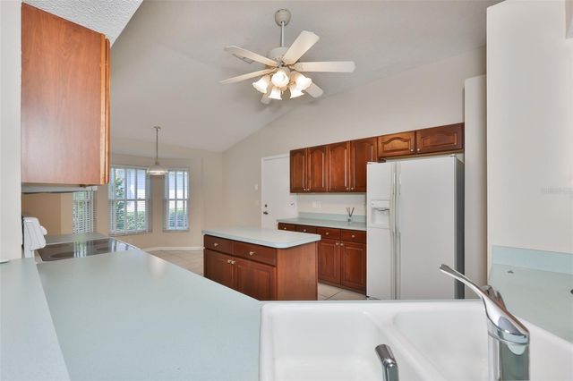951 VILLEROY GREENS DRIVE, Sun City Center, FL 33573
