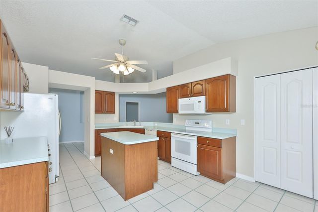 951 VILLEROY GREENS DRIVE, Sun City Center, FL 33573