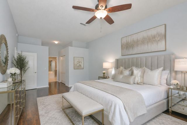 951 VILLEROY GREENS DRIVE, Sun City Center, FL 33573