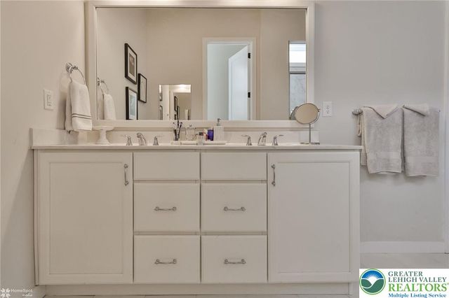 6822 Sycamore Drive, East Allen Twp, PA 18014