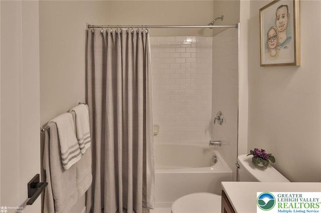 6822 Sycamore Drive, East Allen Twp, PA 18014