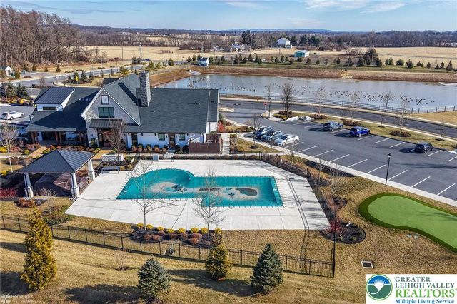 6822 Sycamore Drive, East Allen Twp, PA 18014