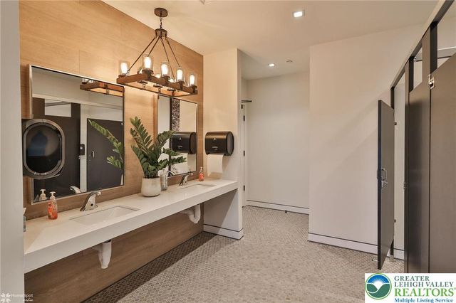 6822 Sycamore Drive, East Allen Twp, PA 18014