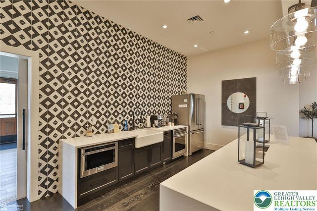 6822 Sycamore Drive, East Allen Twp, PA 18014