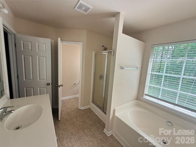 11224 Cypress View Drive, Charlotte, NC 28262