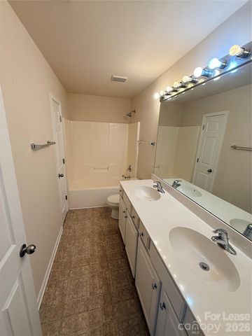 11224 Cypress View Drive, Charlotte, NC 28262
