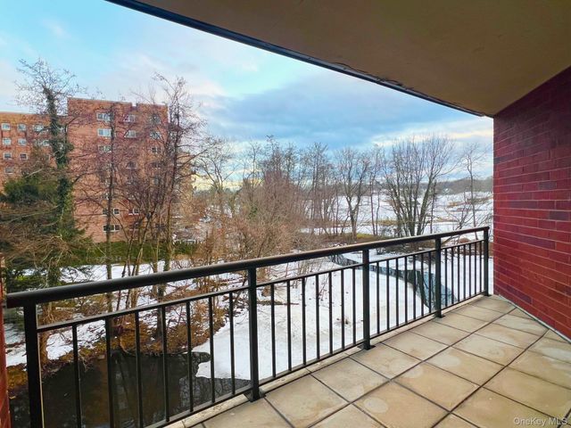 50 E Hartsdale Avenue 1O, Hartsdale, NY 10530