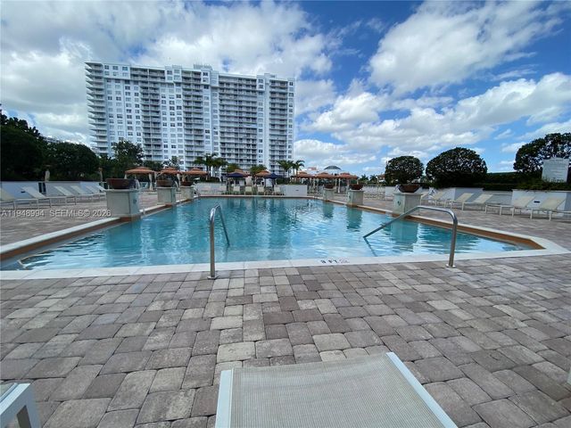 2851 NE 183rd St 303E, Aventura, FL 33160