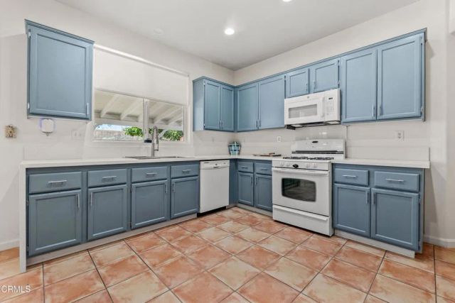 38519 37th Street East, Palmdale, CA 93550
