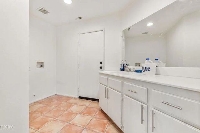 38519 37th Street East, Palmdale, CA 93550