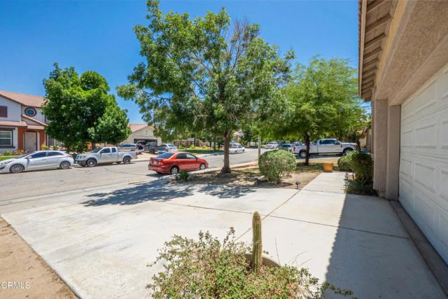 38519 37th Street East, Palmdale, CA 93550