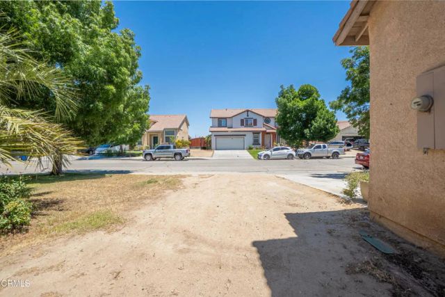 38519 37th Street East, Palmdale, CA 93550