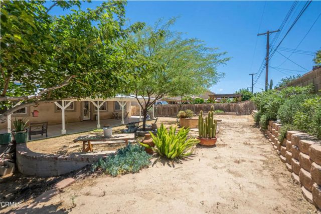 38519 37th Street East, Palmdale, CA 93550