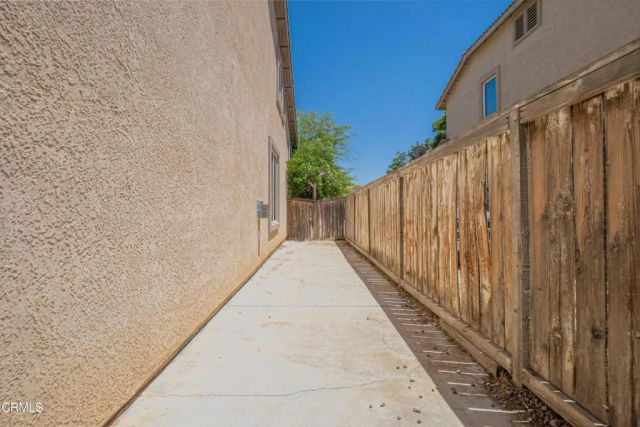38519 37th Street East, Palmdale, CA 93550