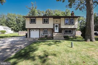1205 IRIS AVE, Williamstown, NJ 08094