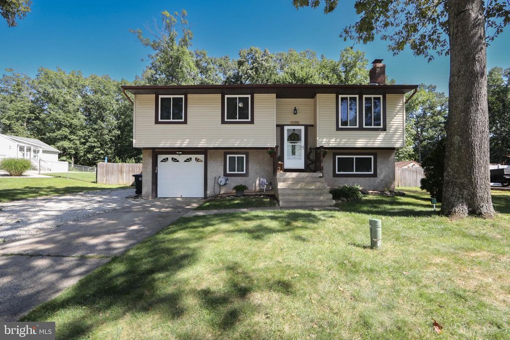 1205 IRIS AVE, Williamstown, NJ 08094