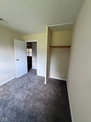 18 Sayre Drive, Greenwood, IN 46143