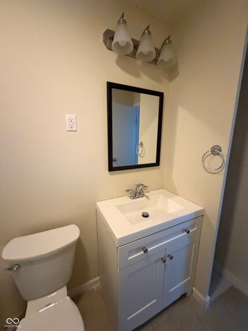 18 Sayre Drive, Greenwood, IN 46143