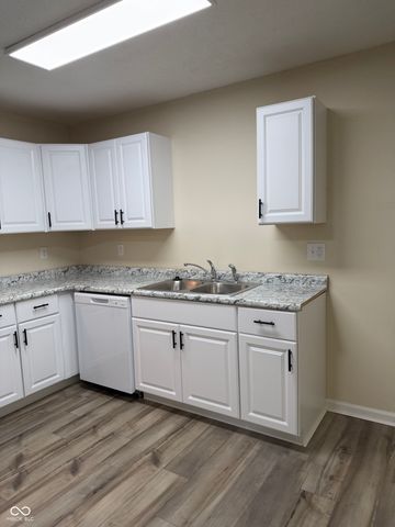 18 Sayre Drive, Greenwood, IN 46143